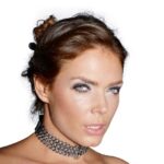 Halsband aus Leder mit Ketten