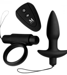 Isabella Sinclaire vibrierender Penisring und Analplug